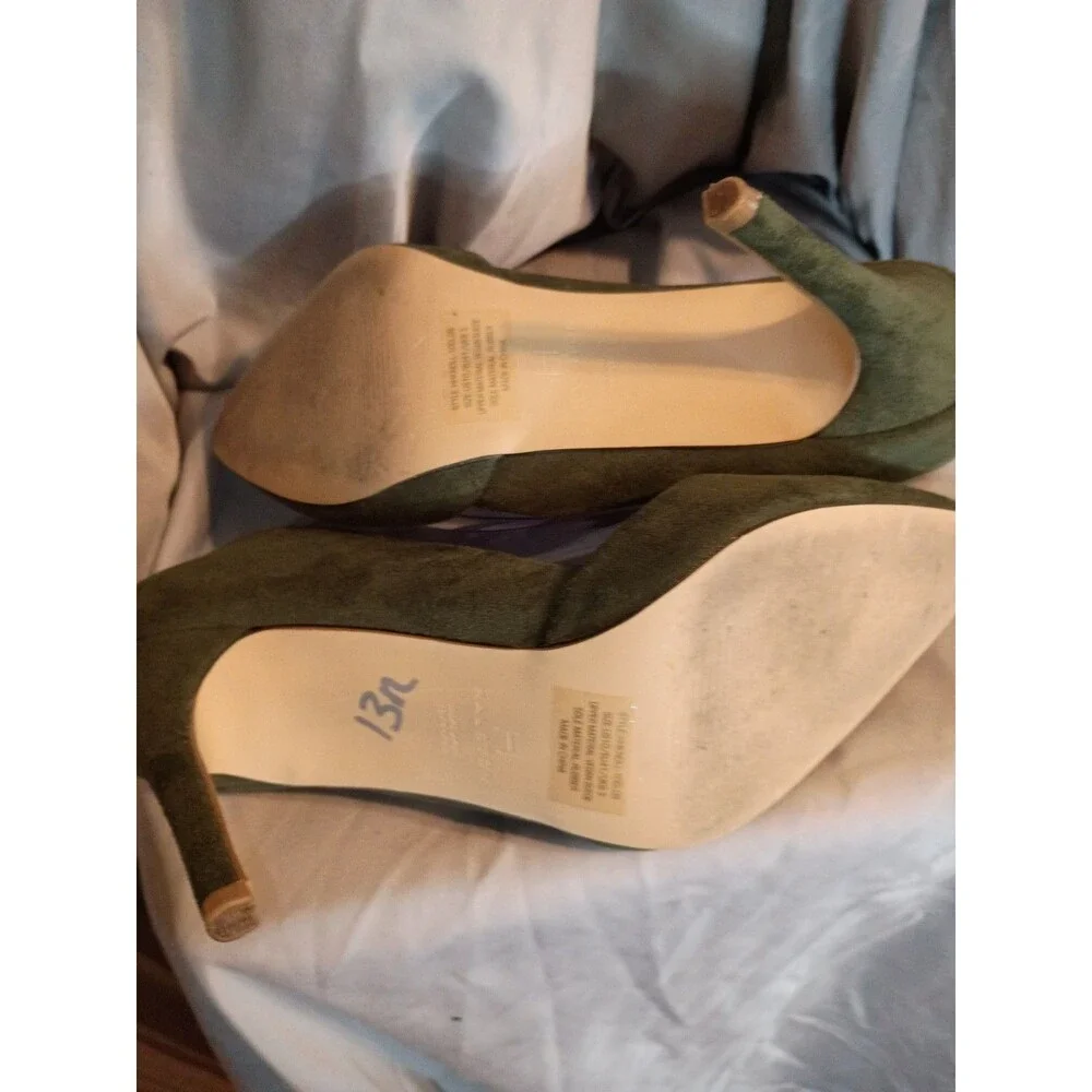 H By Halston Green Faux Suede Heels Sz 10